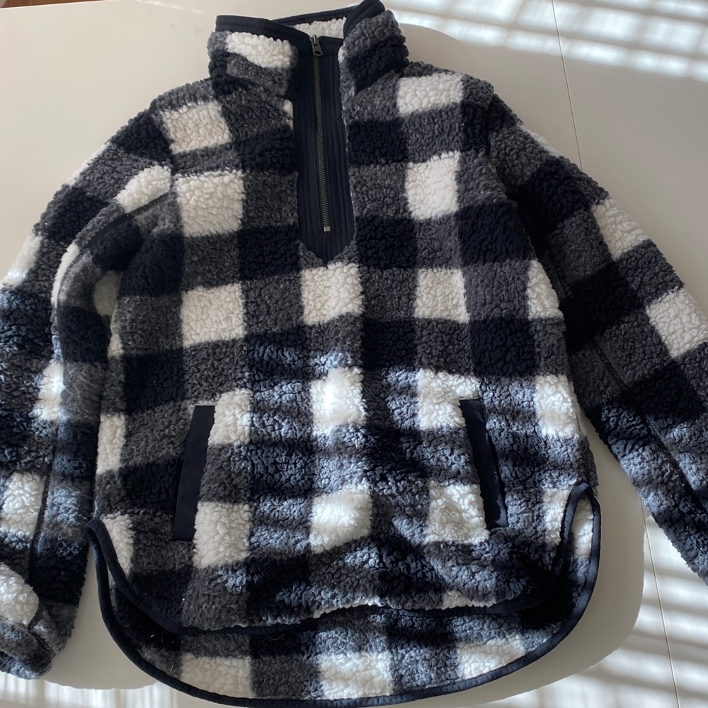 Abercrombie and Fitch women’s quarter zip fleece